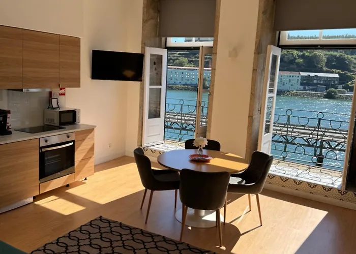Luxury Romantic Douro River & Sunset Views Apartment Porto